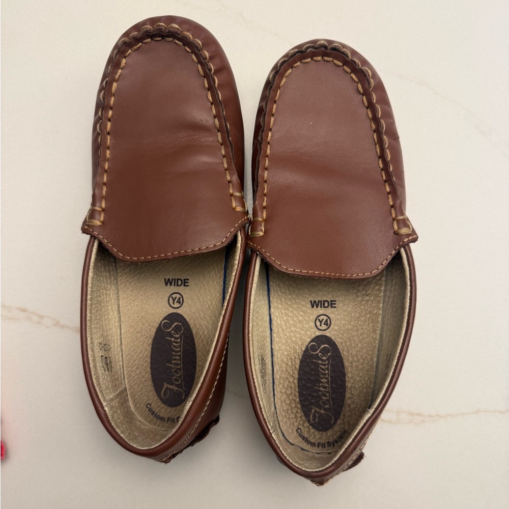 FootMates Brown Boys Loafer Dress Shoes size 4